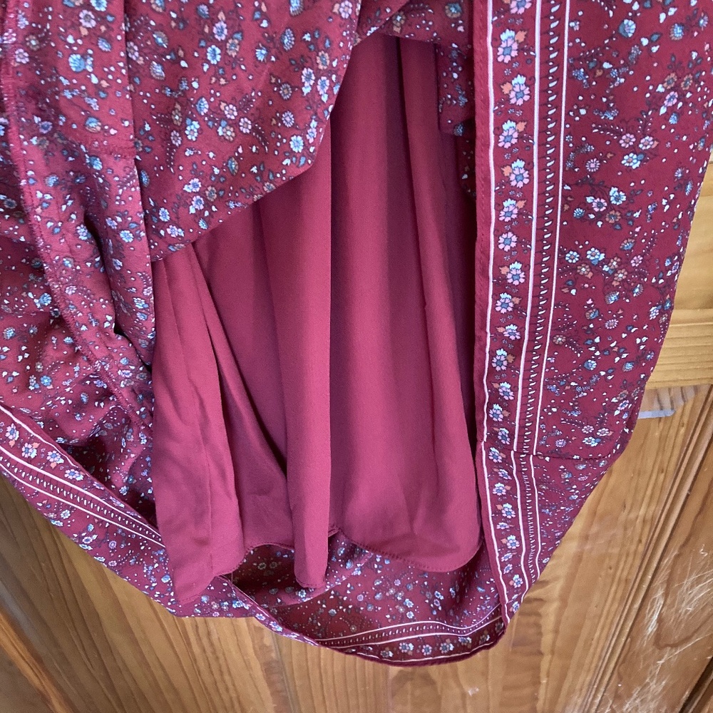 Women’s size small Max Studio red/maroon gently used long floral dress - Picture 4 of 8